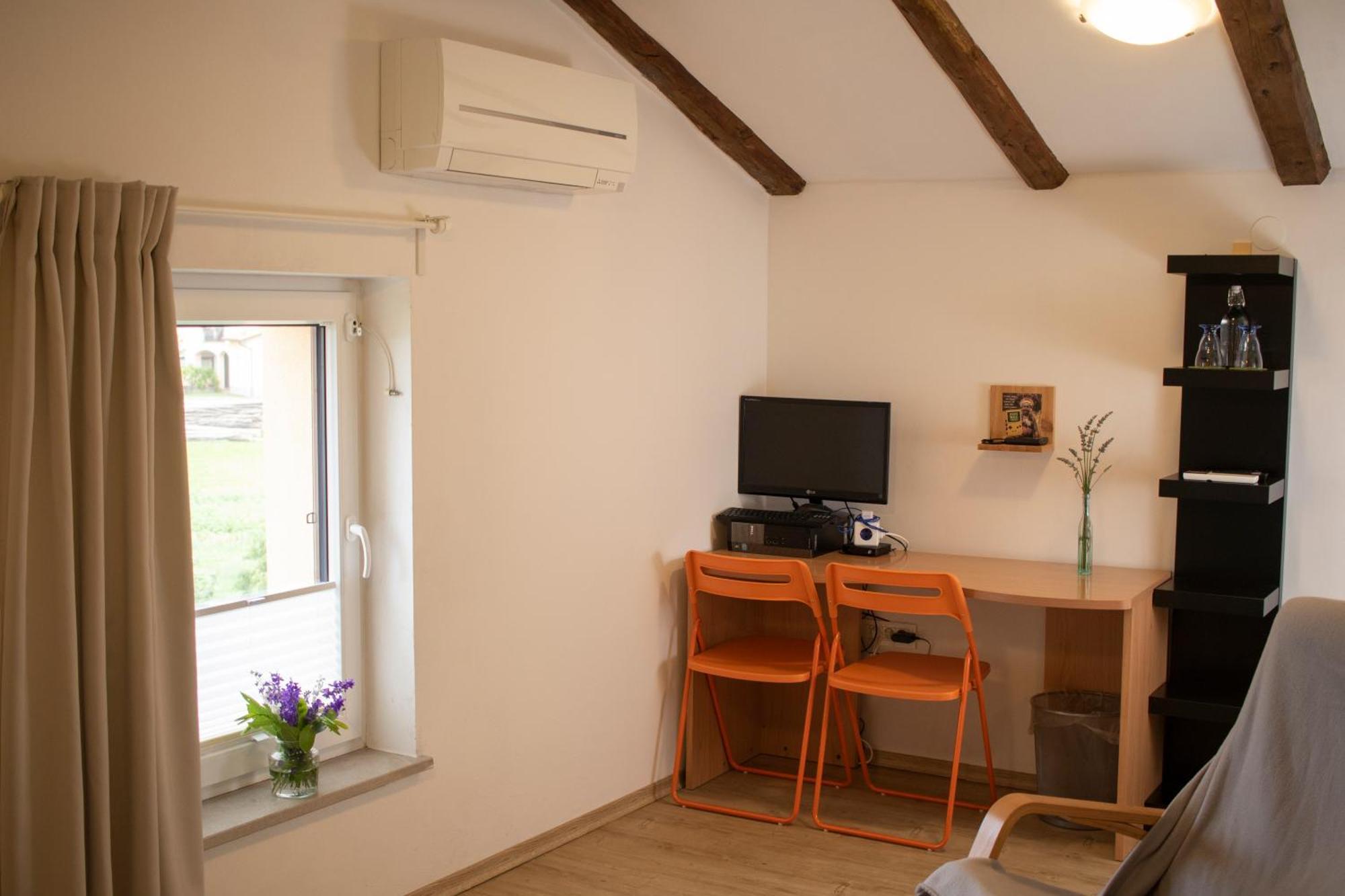 Borea Rooms - Sobe Budanje Vipava Exterior photo